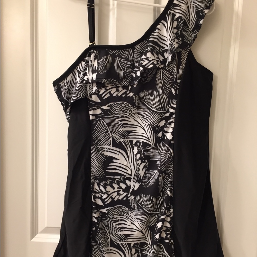 NWOT Black & White One Piece Swimsuit